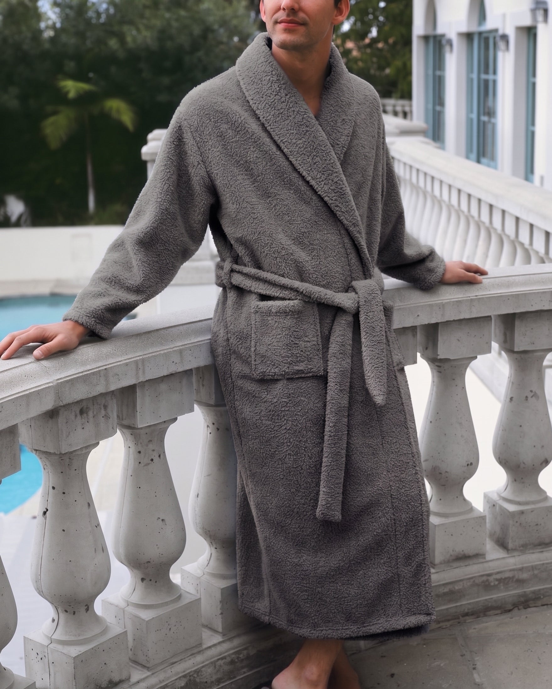 Man wearing a plush microfiber robe in charcoal#color_charcoal